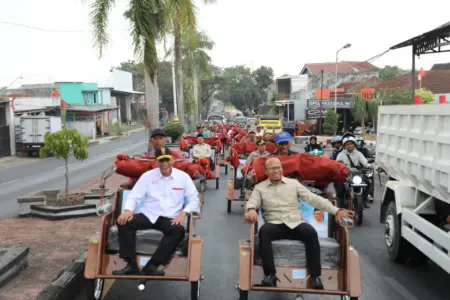 220 Becak Listrik untuk Pengayuh Lansia di Tasikmalaya, Kerja Lebih Ringan Ekonomi Tetap Jalan 220 Becak Listrik untuk Pengayuh Lansia di Tasikmalaya, Kerja Lebih Ringan Ekonomi Tetap Jalan