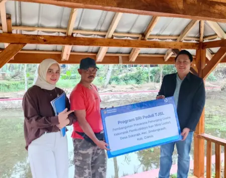 BRI Peduli Perkuat Budidaya Ikan dan Ketahanan Pangan di Ciamis Penyerahan CSR Prasarana Budidaya Ikan- Kelompok Mina Lestari-Sindangkasih