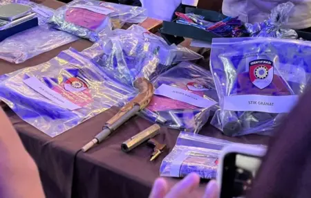 Pengrajin Kayu di Parongpong Diduga Berperan dalam Komunitas Kejahatan Ekstrem Pengrajin Kayu di Parongpong Diduga Berperan dalam Komunitas Kejahatan Ekstrem