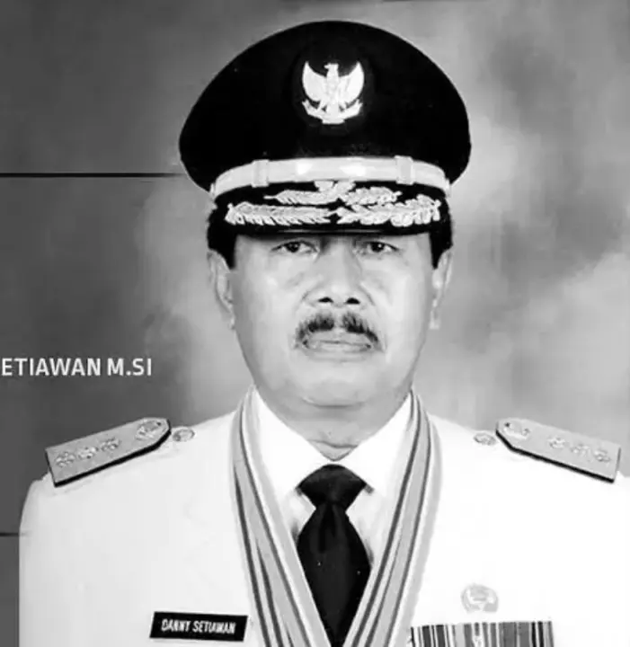 Mantan Gubernur Jawa Barat periode 2003–2008, H. Danny Setiawan