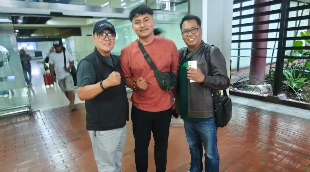 Proses penjemputan Faisal Weskurni (Foto: Prokopim pemkab bandung bara)