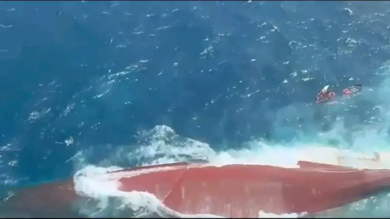 Kisah Faisal Weskurni, Korban Selamat KM Virgo 8: Ada Ledakan, Tanpa Alarm Peringatan Kapal Virgo Transport Terbalik di Laut Jawa. (Dok: Istimewa)