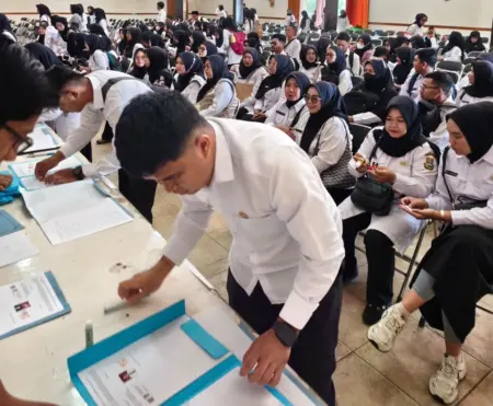 Pemkab Bandung Barat Resmi Perpanjang Kontrak 5.720 PPPK Paruh Waktu Ribuan PPPK paruh Waktu KBB diperpanjang kontrak kerja (dok: bkbm)