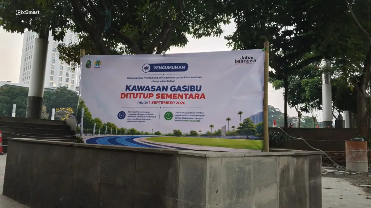 Pamflet pemberitahuan penutupan sementara lapangan Gasibu (Sarah/Koran Mandala)