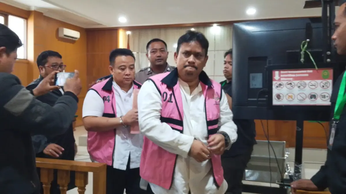 Mantan Direktur Utama PT BDS Yanuar Budinorman dan Mantan Direktur Utama PT Cahaya Frozen Raya, Castam, sebagai terdakwa. (Sarah/Koran Mandala)