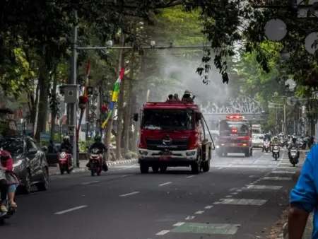 Pemkot Bandung Siapkan Langkah Antisipasi Sebaran Abu Vulkanik Anak Krakatau Pemkot Bandung Siapkan Langkah Antisipasi Sebaran Abu Vulkanik Anak Krakatau