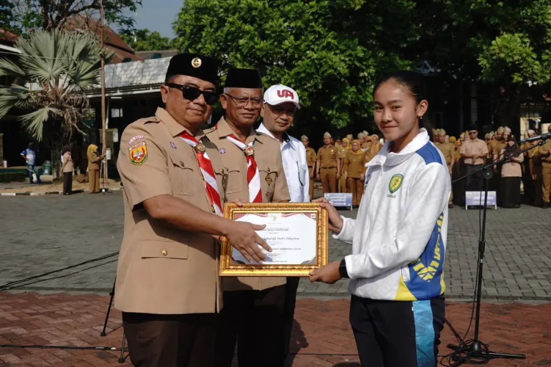 Bupati Garut Abdusy Syakur Amin