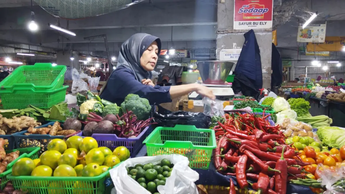 Eli Penjual Sayuran Pasar Kosambi Kota Bandung (Sarah/Koran Mandala)