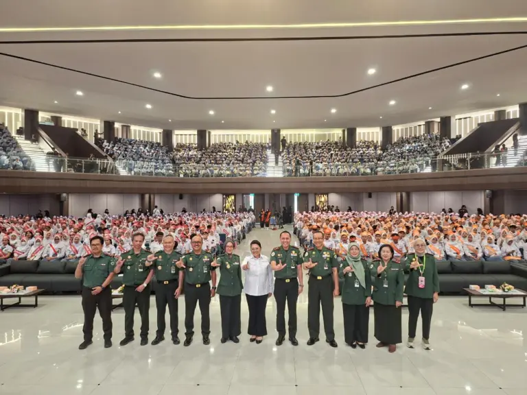 Kolaborasi Unjani-Djarum Foundation Wujudkan Kampus Hijau Berkelanjutan Mahasiswa baru Unjani mengikuti kegiatan Green Orientation bertajuk Green Campus Sadar Lingkungan bersama Bakti Lingkungan Djarum Foundation di Auditorium Unjani, Senin (21/9/2026).