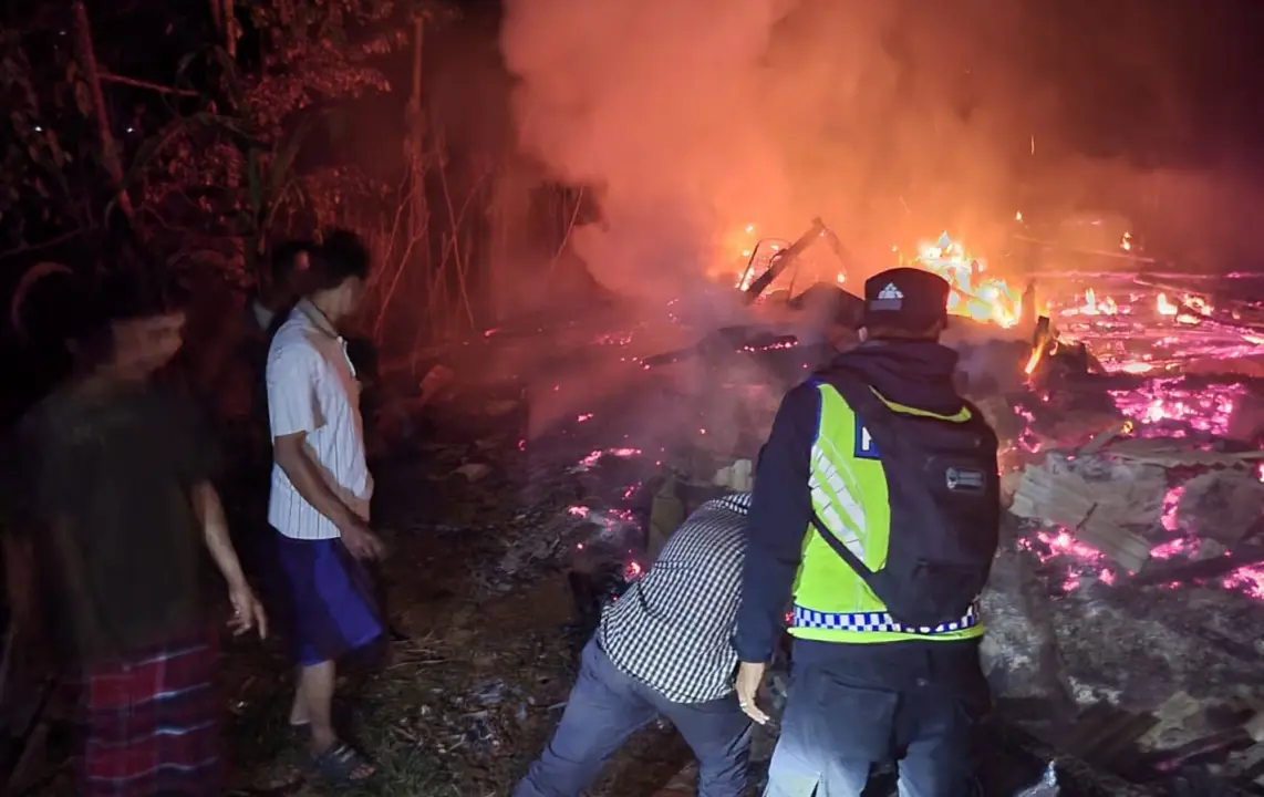 Rumah Panggung di Banjarwangi Ludes Terbakar, Kerugian Ditaksir Rp40 Juta
