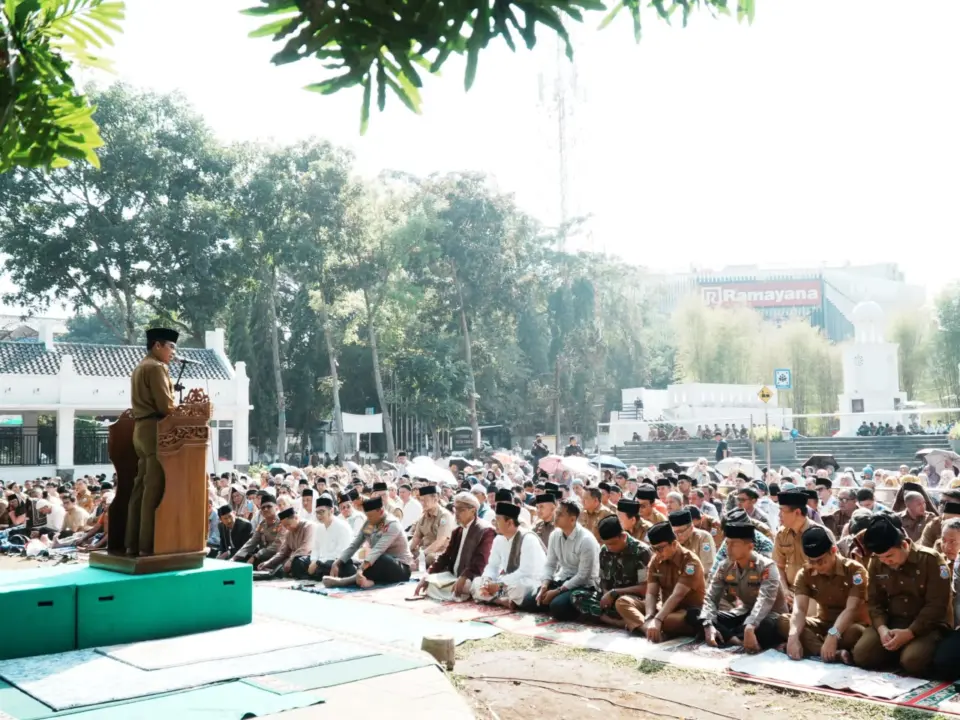 Pemerintah Cimahi bersama elemen Masyarakat sedang melakukan Shalat Istisqa (bagus/koranmandala)