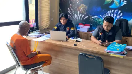 Polisi Tahan Pria 50 Tahun Terkait Dugaan Pencabulan Anak Polisi menahan HS, pria 50 tahun di Tasikmalaya, sebagai tersangka dugaan pencabulan terhadap anak. (Istimewa)