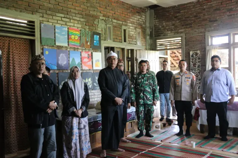 Seminar Hari Tani, Petani Garut Dorong Perluasan Akses Lahan Seminar Publik Hari Tani Nasional 2026 digelar di Pesantren Ekologi Ath-Thariq, Garut, Kamis (24/9/2026).