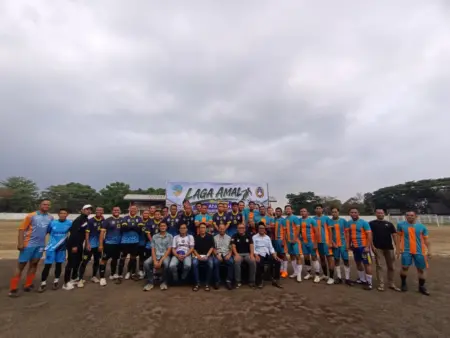 Laga Amal Pemkot VS PSSI Tasik, Wali Kota Tekankan Kepedulian Sosial Laga amal Pemkot FC vs PSSI Kota Tasikmalaya digelar di Stadion Wiradadaha sebagai bentuk kepedulian kepada keluarga almarhum Ahid Ali Hasbi. (Istimewa)