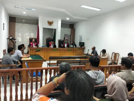 Mantan karyawan Firman Perkasa Yudha menggugat PT Fiako Enjiniring Indonesia terkait PHK dan menuntut pemenuhan hak ketenagakerjaan sekitar Rp86 juta.