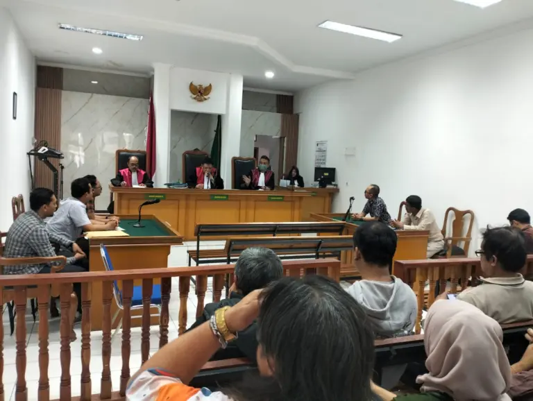 Mantan karyawan Firman Perkasa Yudha menggugat PT Fiako Enjiniring Indonesia terkait PHK dan menuntut pemenuhan hak ketenagakerjaan sekitar Rp86 juta.