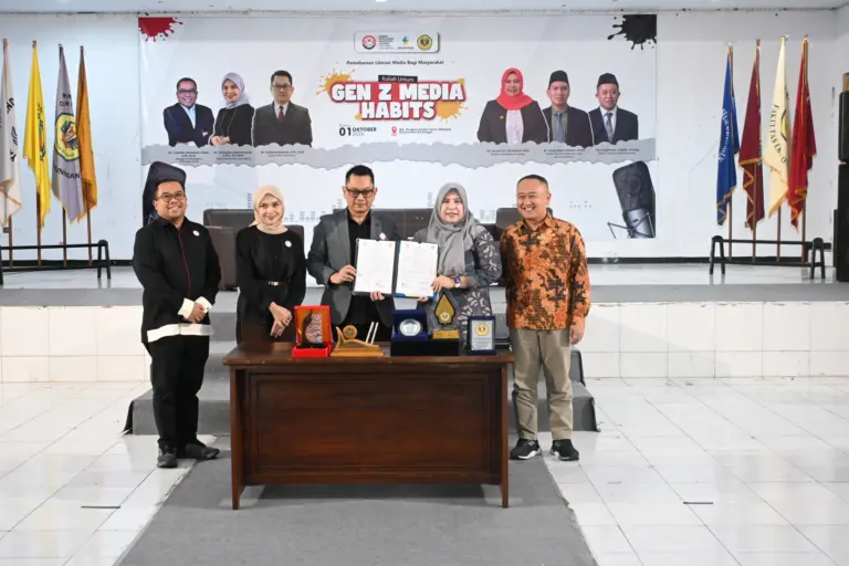 KPID Jabar Wanti-wanti Media Sosial Bisa Menggerus Kognisi Gen Z KPID Jabar mengingatkan dampak media sosial terhadap kognisi Gen Z serta pentingnya berpikir kritis dalam menghadapi arus informasi digital.