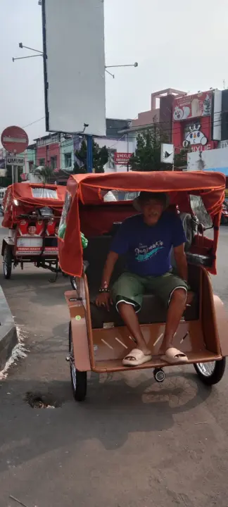 Becak Listrik Ringankan Beban, tapi Pendapatan Pengayuh di Garut Belum Ikut Terangkat