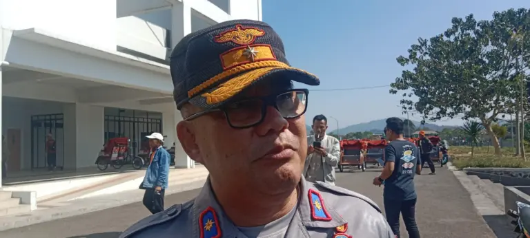 Kebutuhan 27.000 Titik PJU di Garut, Baru 14.000 Terpenuhi Kepala Dinas Perhubungan Kabupaten Garut Satria Budi.