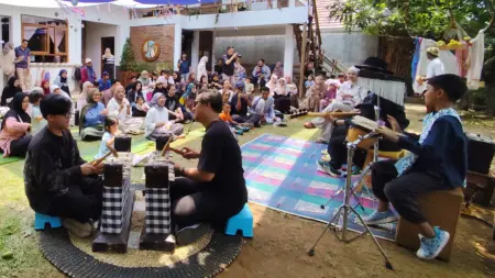 Jagad Music Waldorf Vol.1: Saat Musik Jadi Ruang Tumbuh Bersama Anak Jagad Music Waldorf - Music Performance Bersama Airik Tatooz Saratus Persen