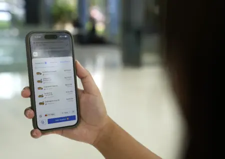 Bluebird mengembangkan MyBluebird dengan fitur Multi-Select, Airport Transfer, dan Rent untuk mempermudah akses berbagai layanan mobilitas dalam satu aplikasi.