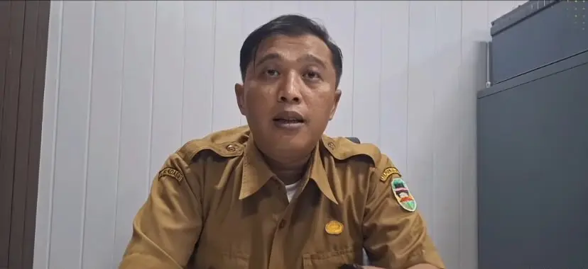 Pemkab Purwakarta mengkaji status lahan dan mekanisme ruislag untuk menyelesaikan persoalan sertifikat rumah warga Griya Ciwangi.