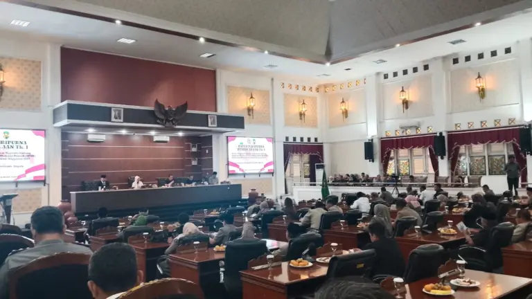 Rapat paripurna DPRD Kabupaten Purwakarta membahas penyampaian Raperda APBD Tahun Anggaran 2027 (Istimewa)