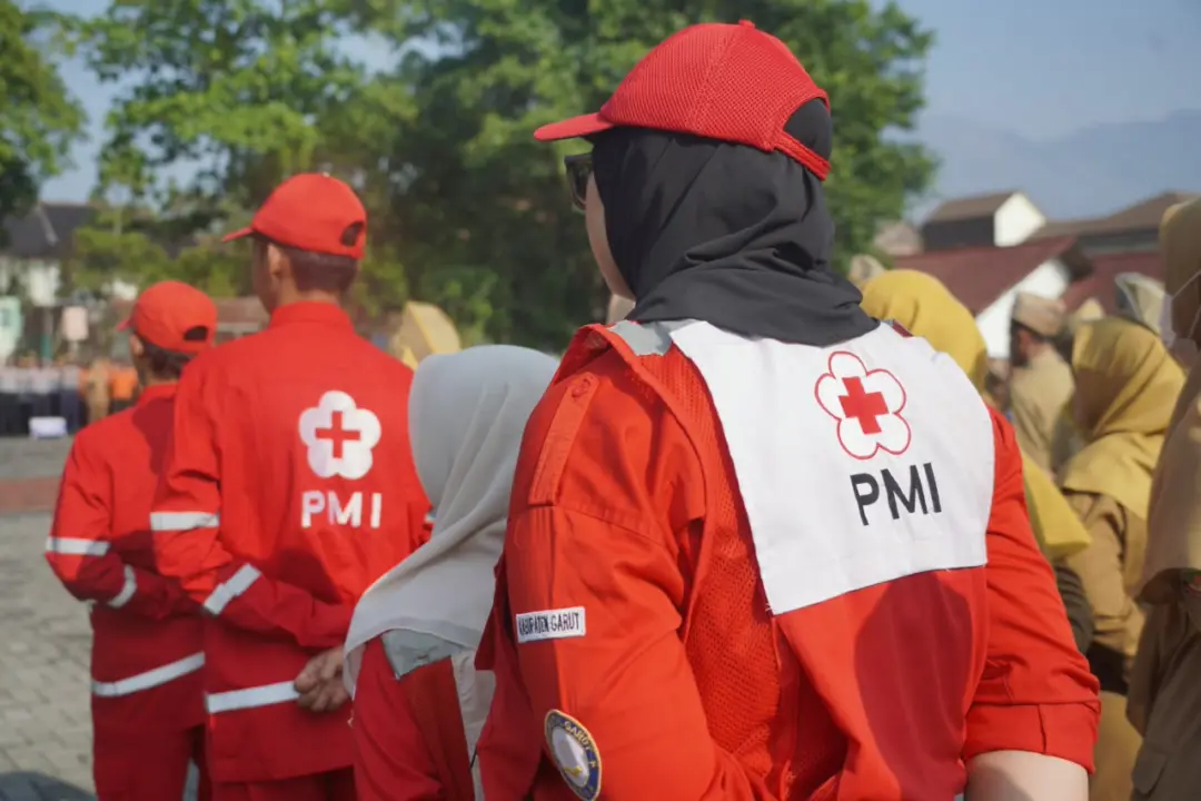 PMI Garut menerima bantuan bulan dana dari Pemkab Garut untuk mendukung penanganan bencana, kegiatan kemanusiaan, dan pembinaan PMR. (Istimewa)