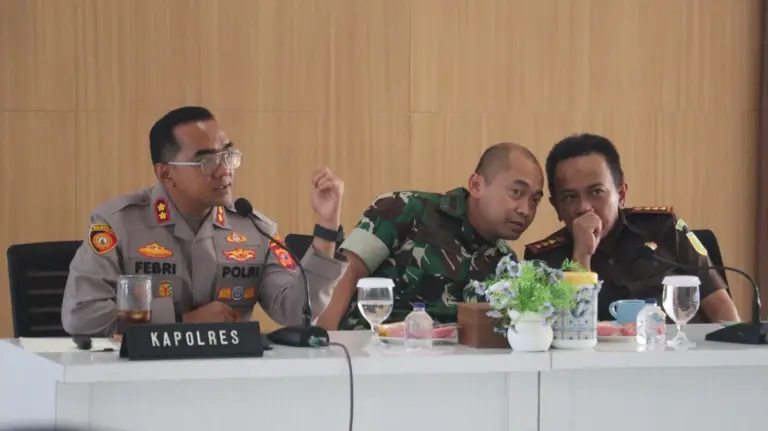 Polres Purwakarta menggandeng 60 perwakilan ormas dan LSM untuk mempercepat penyampaian informasi dan mencegah potensi gangguan kamtibmas.