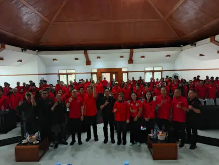 DPC PDI Perjuangan Kota Bandung menggelar pendidikan politik untuk memperkuat ideologi, soliditas, dan kapasitas pengurus ranting dalam mengadvokasi persoalan masyarakat.