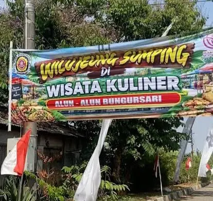 Pasar Kuliner Karang Taruna Bungursari Terhambat Status Lahan Pasar kuliner Karang Taruna Bungursari, Purwakarta, terkendala polemik penggunaan fasilitas pemerintah dan status lahan yang disebut sebagai tanah kas desa. (Rachma/Koran Mandala)