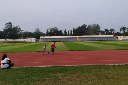 PBSI Purwakarta Buka Suara soal Pengelolaan GOR, Dana Retribusi Disebut untuk Pembinaan Atlet PBSI Purwakarta menyebut dana retribusi GOR digunakan untuk pembinaan atlet, operasional, dan perawatan, meski administrasi pengelolaannya belum sepenuhnya diketahui. (Istimewa)