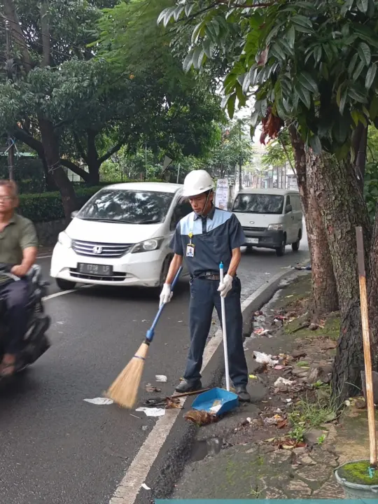 Sosok Kang Hertigol, Petugas Kebersihan Kota Bandung yang Kampanyekan Antiperundungan Lewat Kostum Unik (Doc:Pribadi)