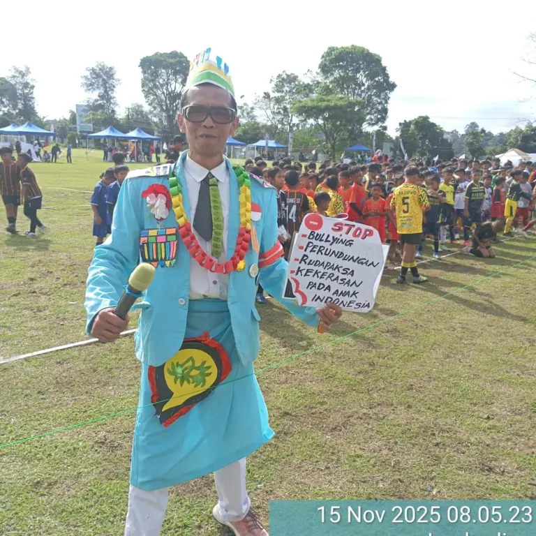 Sosok Kang Hertigol, Petugas Kebersihan Kota Bandung yang Kampanyekan Antiperundungan Lewat Kostum Unik (Doc:Pribadi)