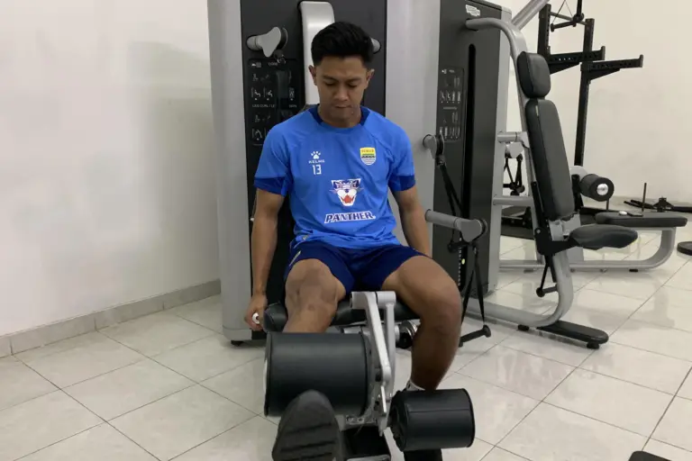 Pemain Persib Bandung Febri Haryadi