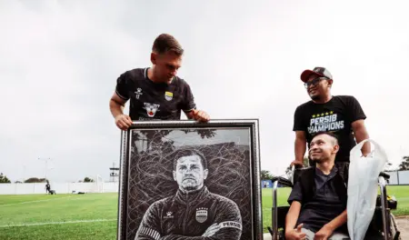 Lewat Goresan Lukisan, Bobotoh Disabilitas Asal Aceh Tunjukkan Cinta untuk Persib