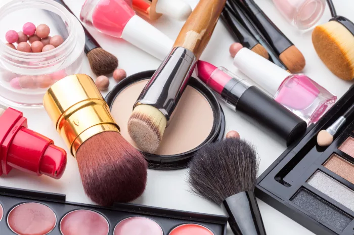 Hindari Pemakaian, Alat dan Produk Make Up Juga Punya Masa Kadaluwarsa