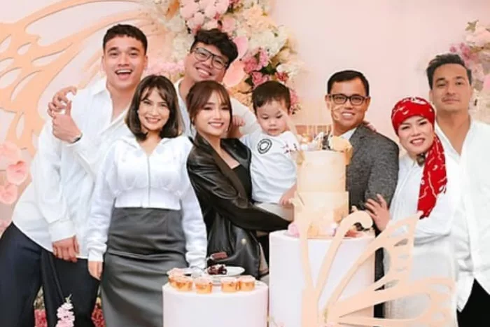 Rayakan Ulang Tahun ke-21, Fuji Unggah Foto 'Bersama' Vanessa Angel dan Bibi Ardiansyah, Netizen: Mewek Liat Editannya