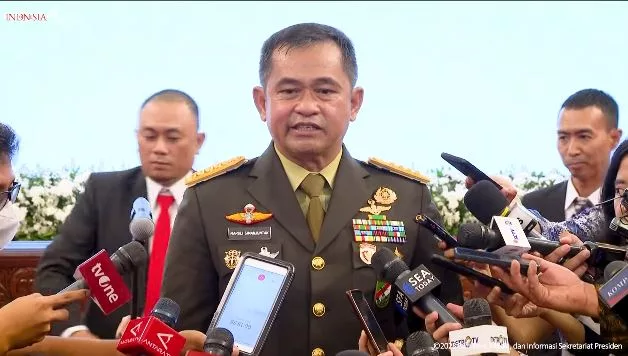 Presiden Jokowi Resmi Lantik Letnan Maruli Simanjuntak jadi KSAD