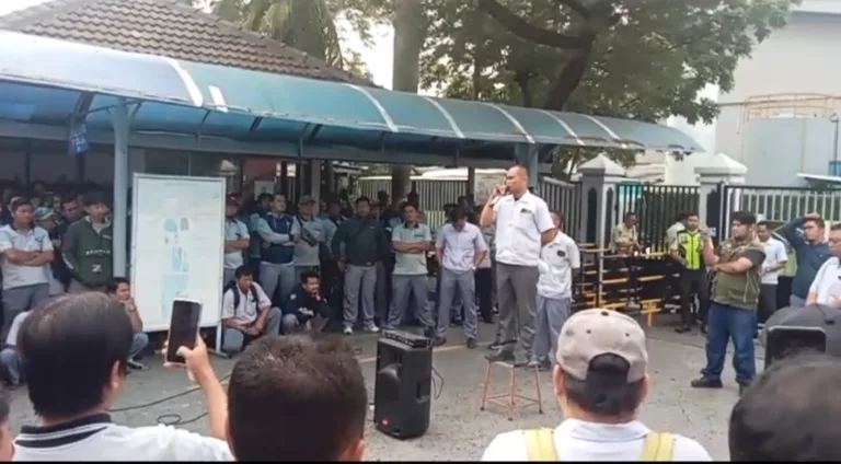 Pabrik Ban PT Hung A Cikarang Gulung Tikar, 1500 Karyawan kena PHK