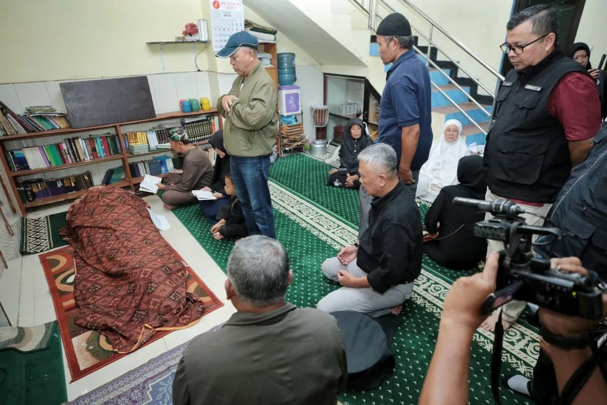 almarhum jajang safaat