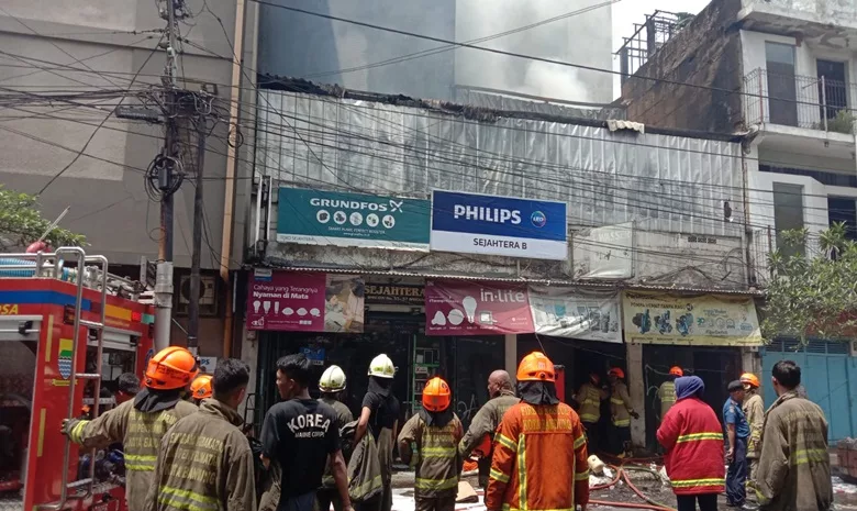 kebakaran di jalan banceuy