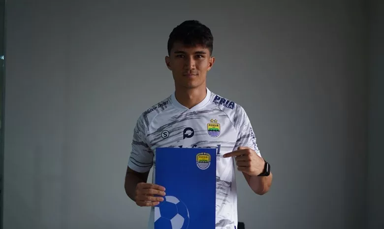Kevin Mendoza penjaga gawang Persib Bandung