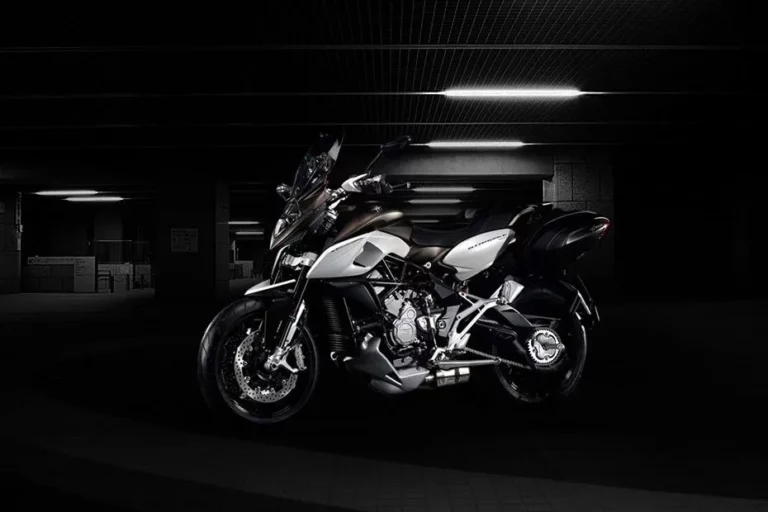 Motor Ducati Auto Panik! MV Agusta Stradale 800 Bisa Dikredit Lho, Cek Skema Cicilannya