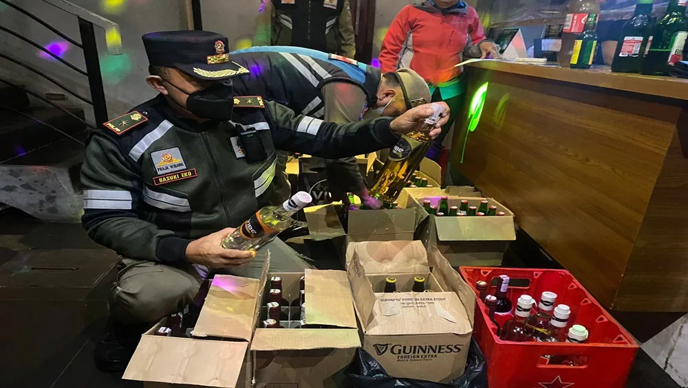 tim gabungan amankan miras