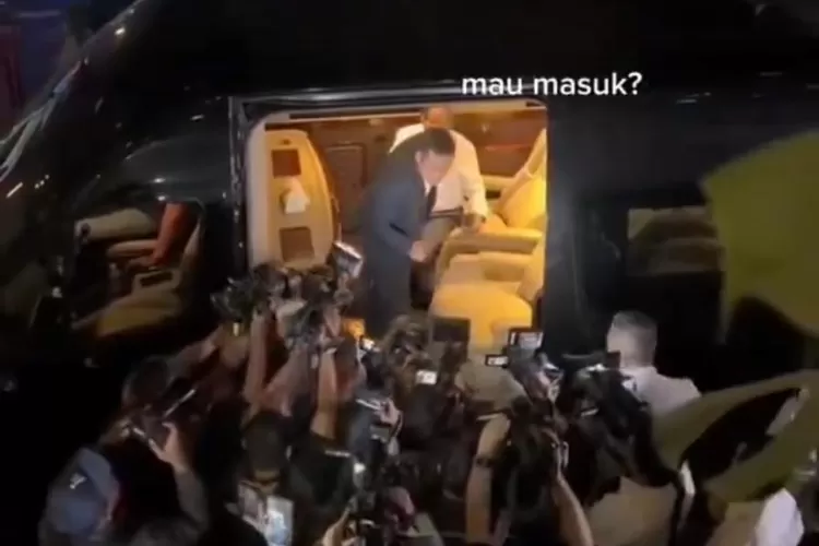 Viral Mobil Mercedes-Benz Sprinter Anies Baswedan Dijadikan Tumpangan Wartawan, Emang Muat?