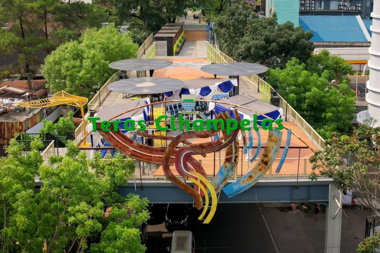 10 Rekomendasi Tempat Belanja Murah Meriah yang Ada di Kota Bandung