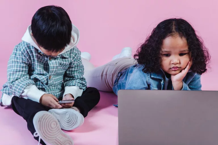 4 hal yang menyebabkan penglihatan anak terganggu.