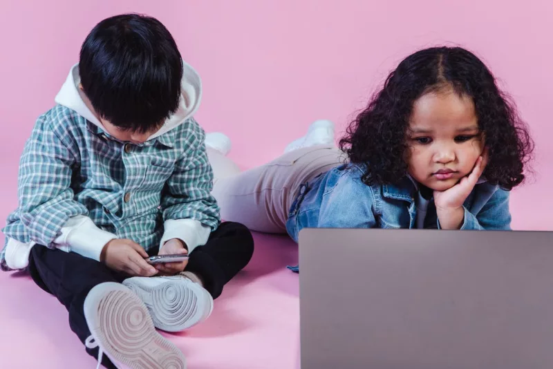 4 hal yang menyebabkan penglihatan anak terganggu.