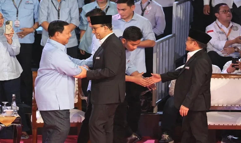 Debat perdana